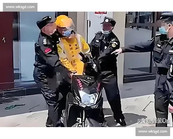 赛道惊魂十分钟！外卖小哥误入闯关现场 保安大哥带我狂奔脱险